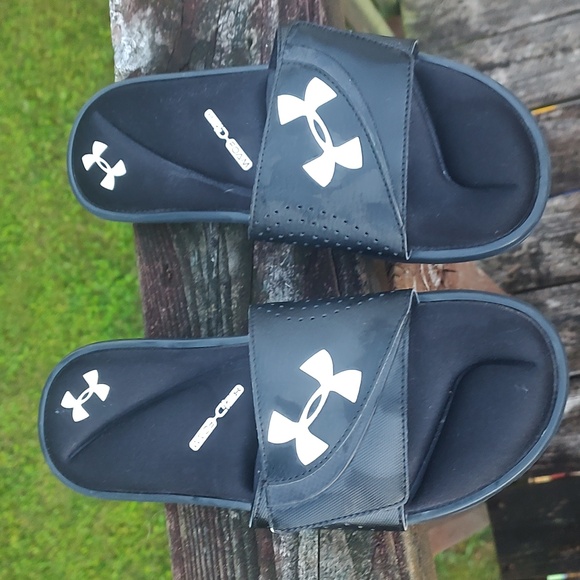 Under Armour Shoes - Picture 4 of 8